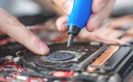 How to Clean A Laptop Cooling Fan in Every Possible Way? 4 clean a laptop fan with a vacuum cleaner